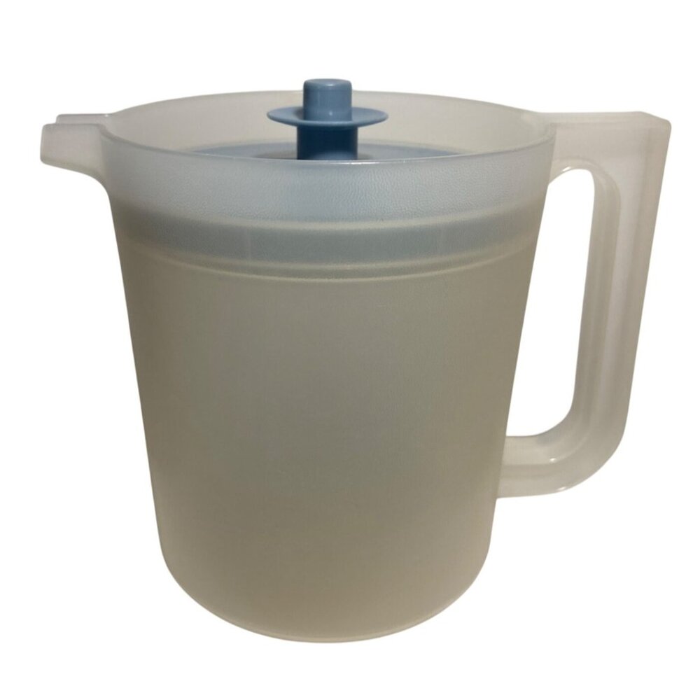 Vintage Tupperware #1575-6 Go Between 1.5 Quart Pitcher w/ Blue Push Button Lid